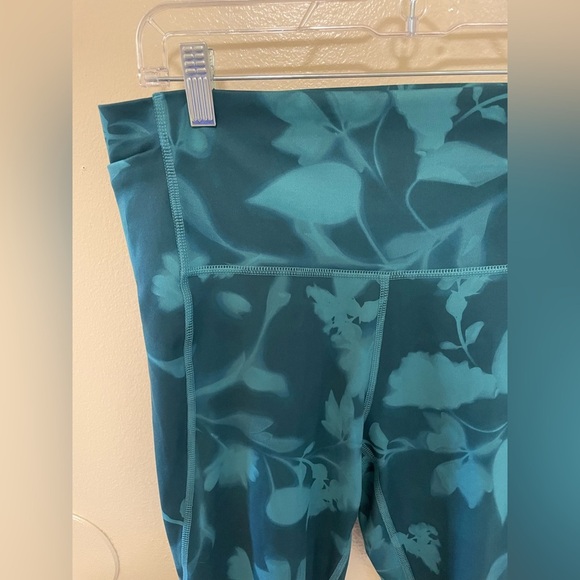 ✨Women’s All In Motion Full Length Leggings Size XL - Picture 2 of 7